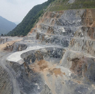 福建春馳集團(tuán)水泥用石灰石巖露天礦山控爆工程
